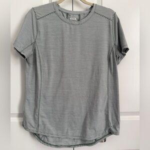 Duluth Trading Co. Women’s Performance Stripe Short Sleeve Top Size L